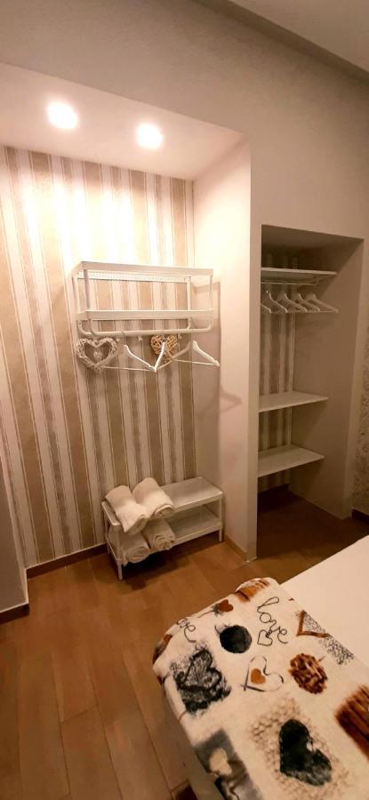 Castello Apartment Deluxe Шака Екстериор снимка